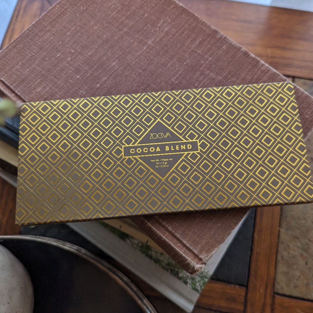Zoeva cocoa blend eyeshadow palette